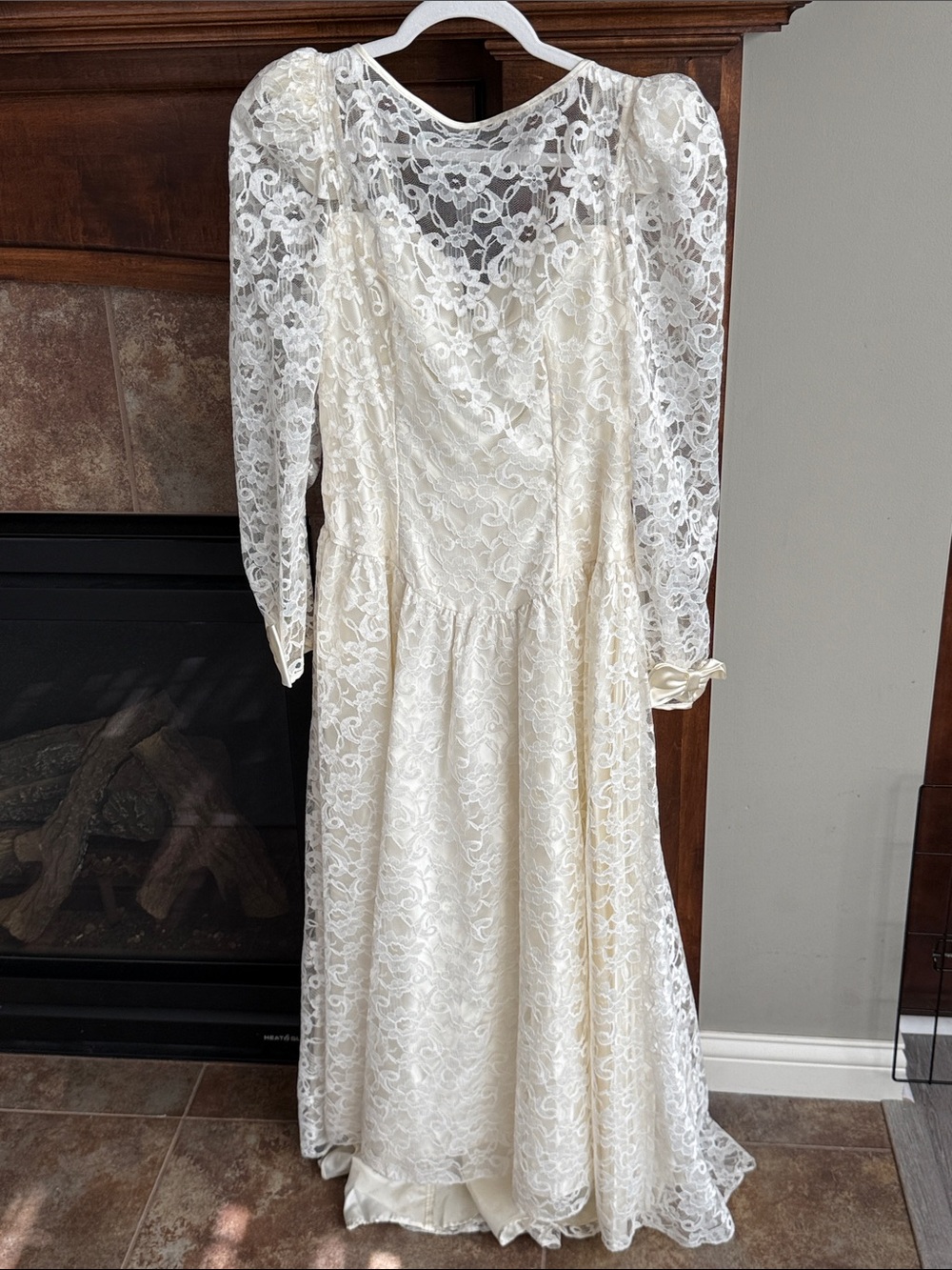 Vintage 80s Alfred Angelo Ivory Lace Wedding Dress Huge Bow Puff Sleeve Gown XXS